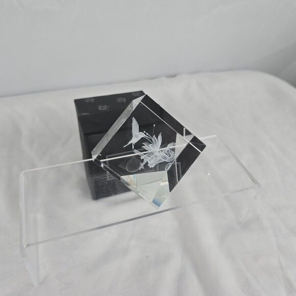 Crystal Impressions 3D Laser Hummingbird & Flower Sculpture Paperweight Cube EUC - Picture 5 of 6